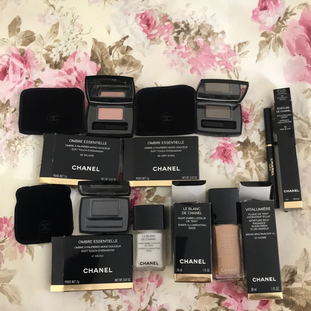 Chanel makeup sold nwt with macys label
